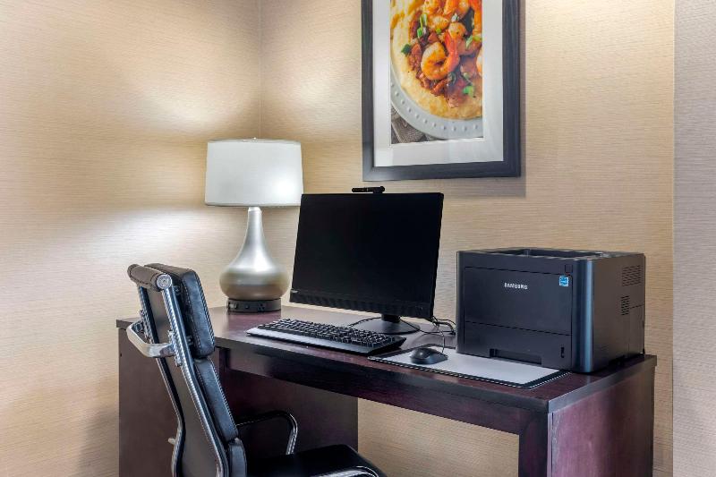 Comfort Inn & Suites Blytheville Area image