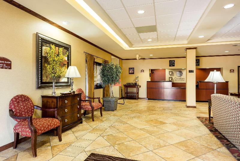 Comfort Inn & Suites Blytheville Area image