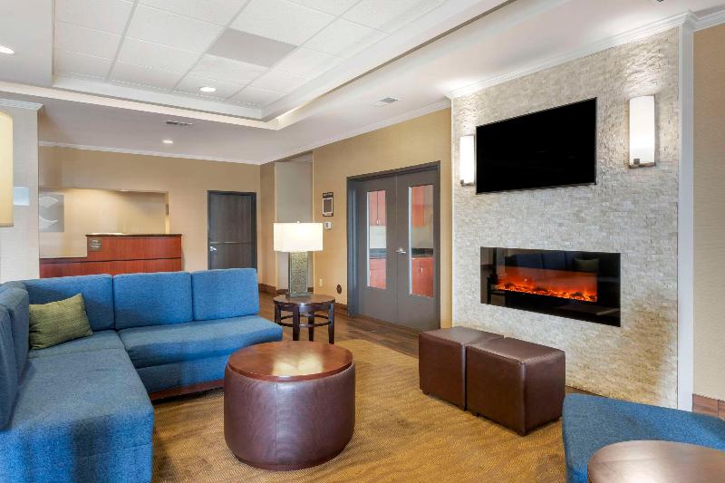 Comfort Inn & Suites Blytheville Area image