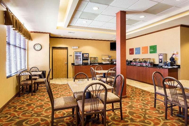 Comfort Inn & Suites Blytheville Area image