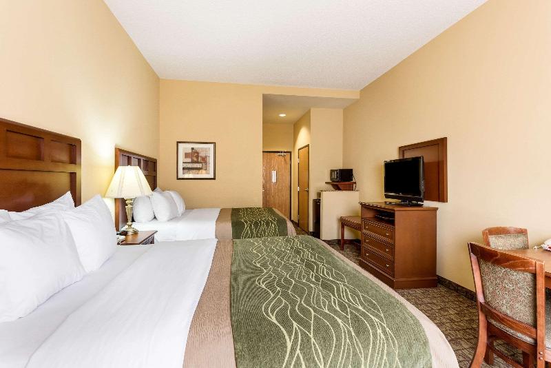 Comfort Inn & Suites Blytheville Area image