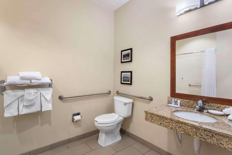 Comfort Inn & Suites Blytheville Area image