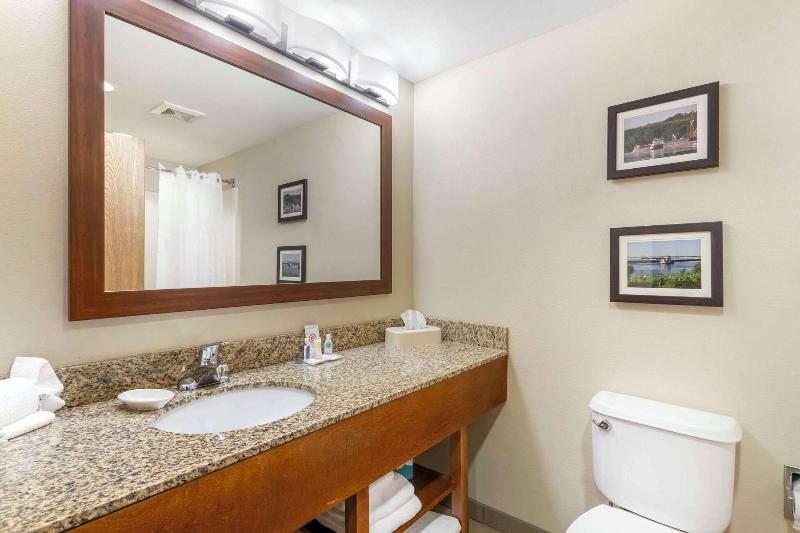 Comfort Inn & Suites Blytheville Area image