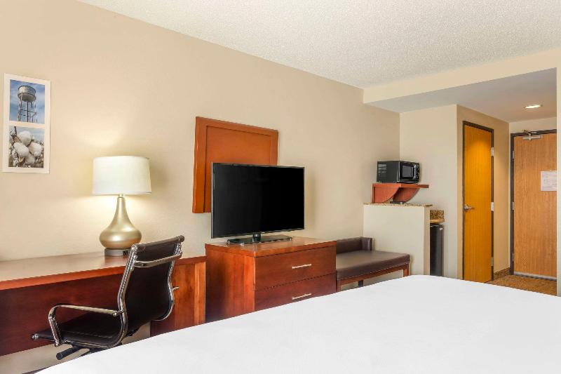 Comfort Inn & Suites Blytheville Area image