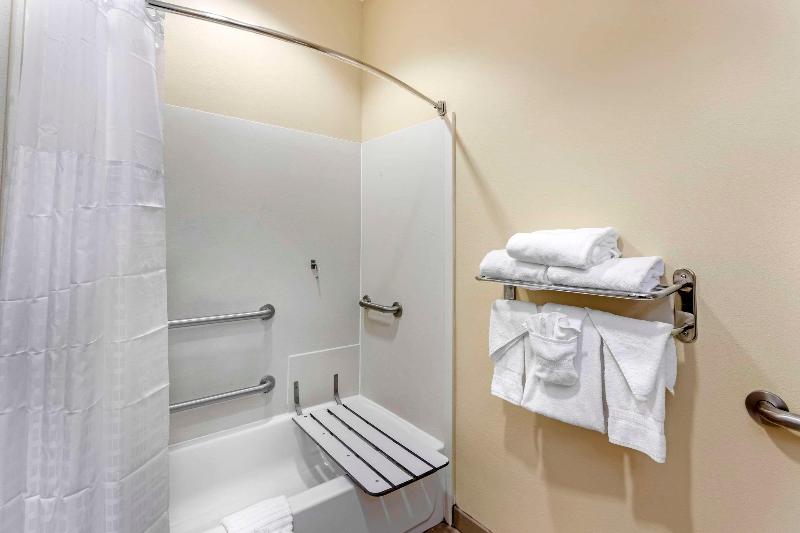 Comfort Inn & Suites Blytheville Area image