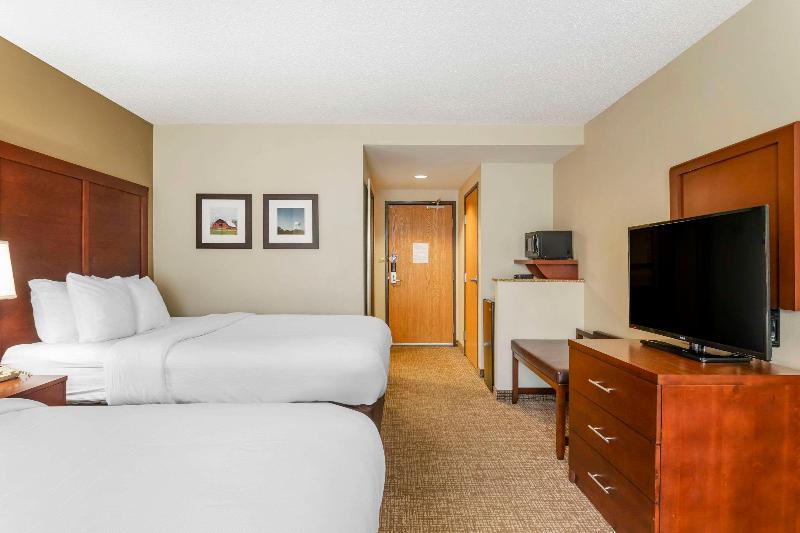 Comfort Inn & Suites Blytheville Area image