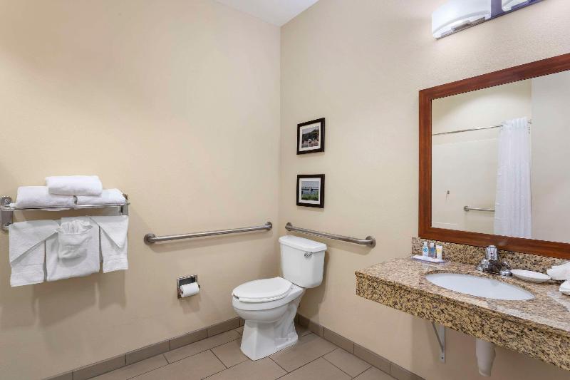 Comfort Inn & Suites Blytheville Area image