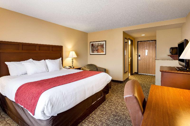 Comfort Inn & Suites Blytheville Area image