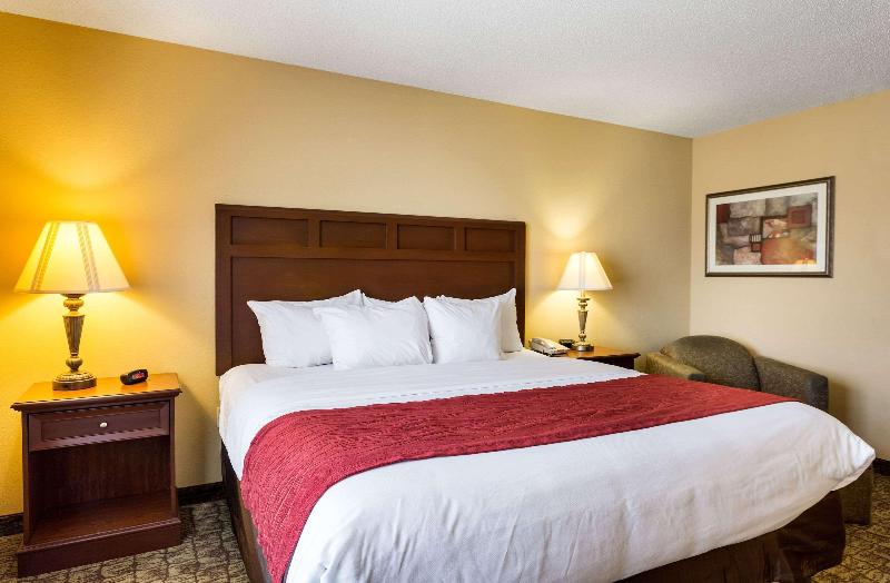 Comfort Inn & Suites Blytheville Area image