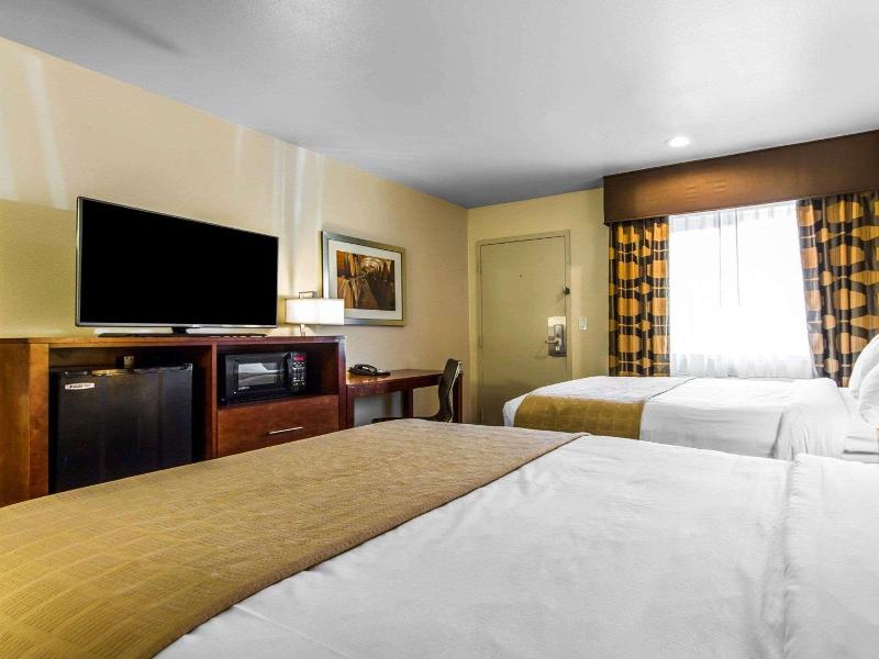 Rodeway Inn image