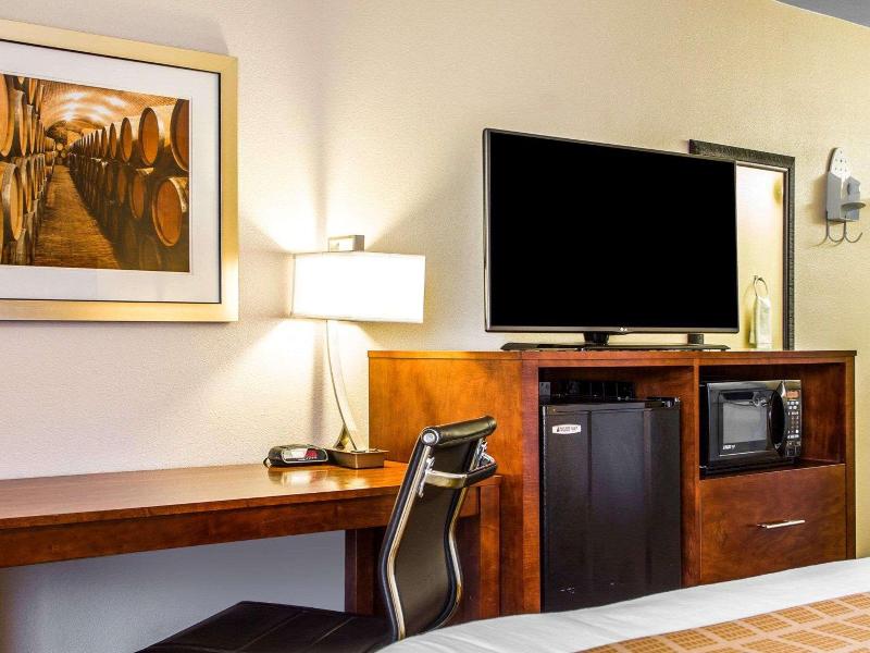 Rodeway Inn image