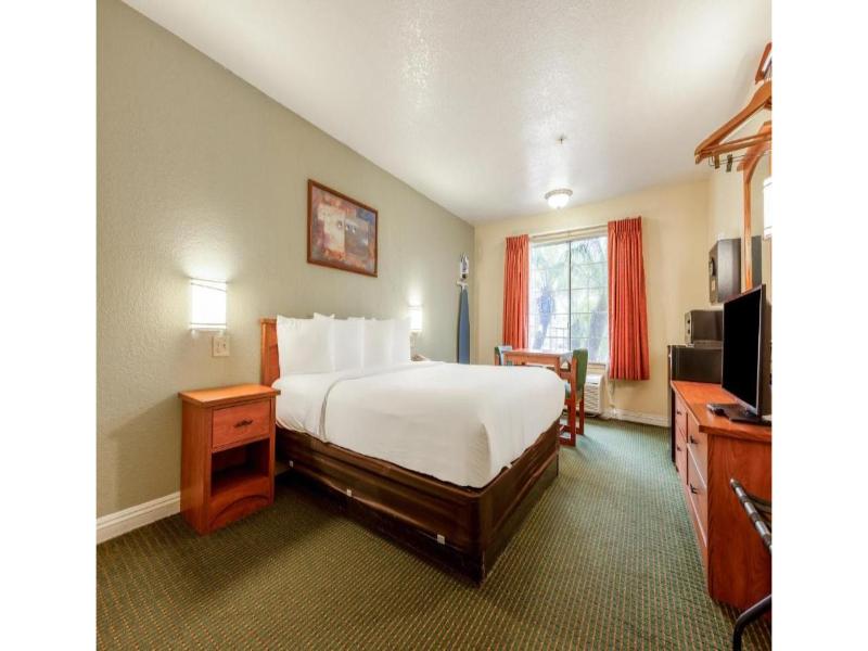 Hotel Avenida, San Clemente Beach image