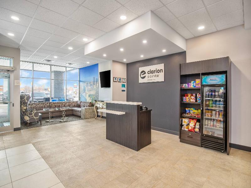 Econo Lodge Winnipeg South — view