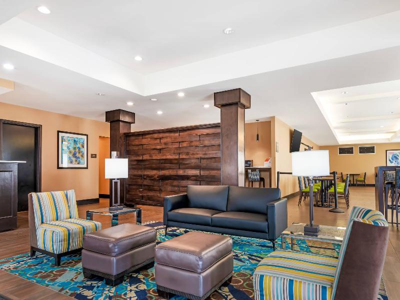 Comfort Inn & Suites Airport North