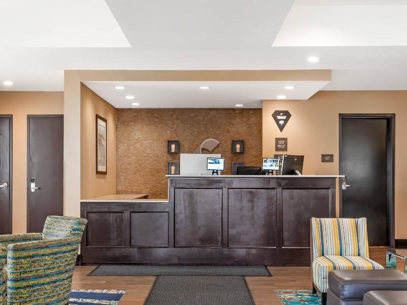 Comfort Inn & Suites Airport North