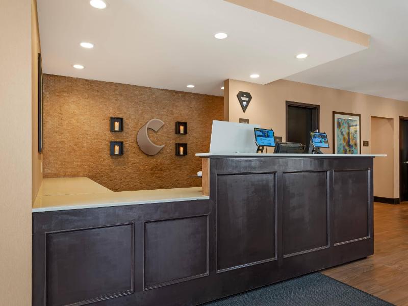 Comfort Inn & Suites Airport North