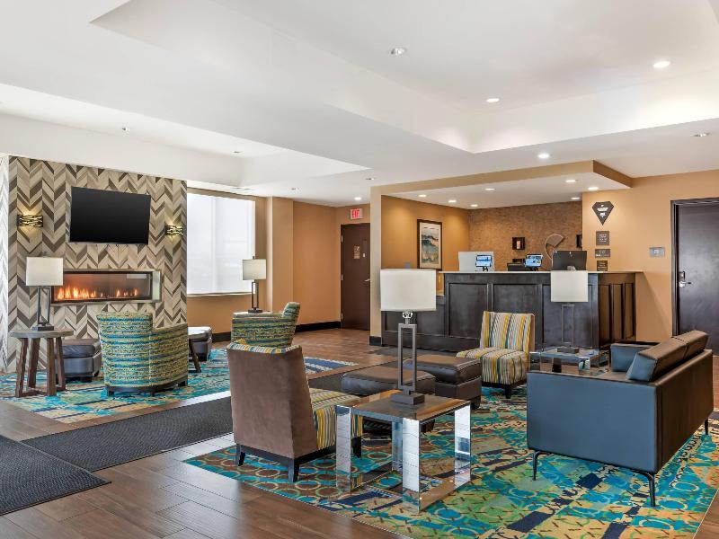 Comfort Inn & Suites Airport North