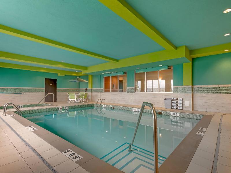 Comfort Inn & Suites Airport North