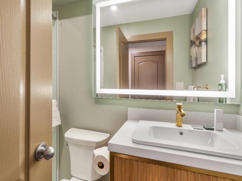 Velora Hinton, Ascend Hotel Collection image