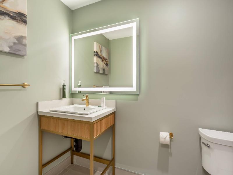 Velora Hinton, Ascend Hotel Collection image