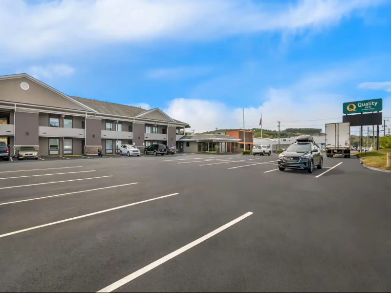 Quality Inn Waterbury East image