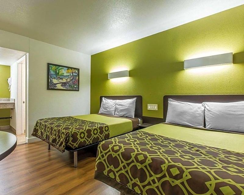 Rodeway Inn Downtown Hanford image
