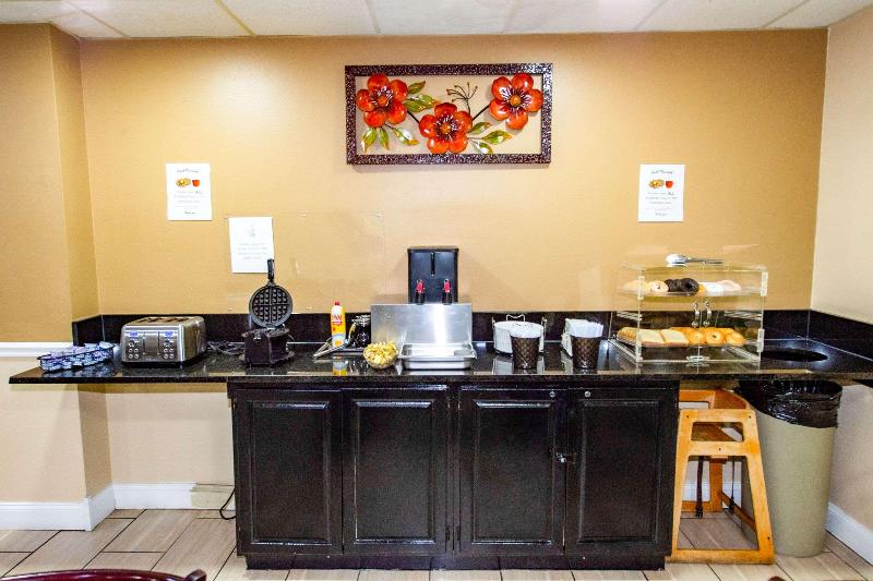 Rodeway Inn Central Colorado Springs image