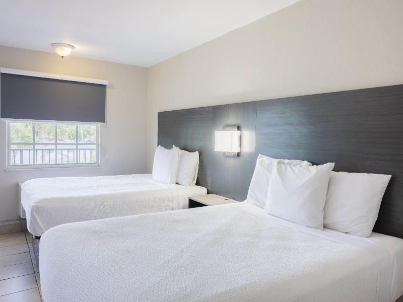 Travelodge by Wyndham Venice image