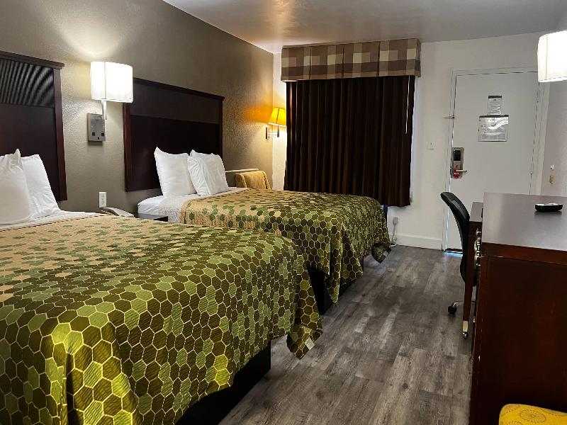 Econo Lodge Inn & Suites Macon image