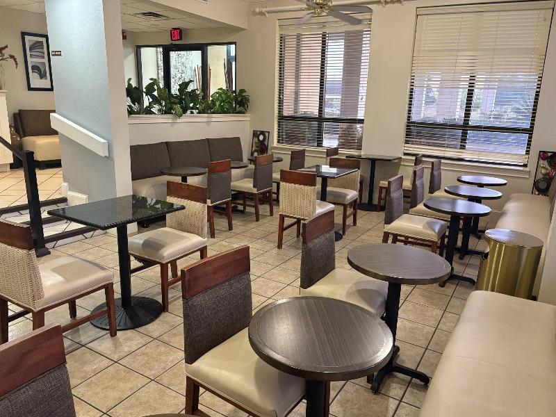 Quality Inn At the Mall  Valdosta