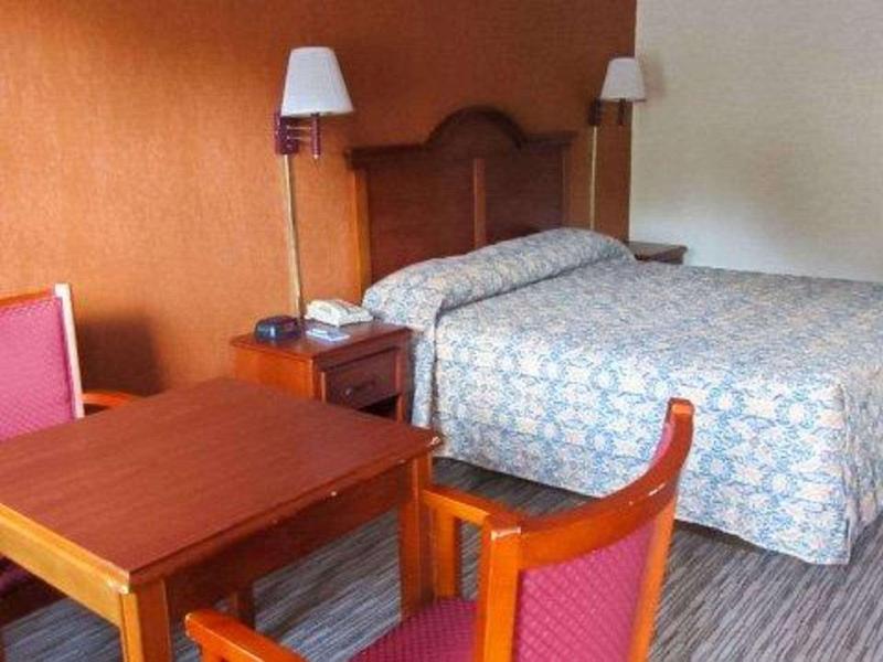 Rodeway Inn Forsyth near GAPublicSafetyTrainingC image