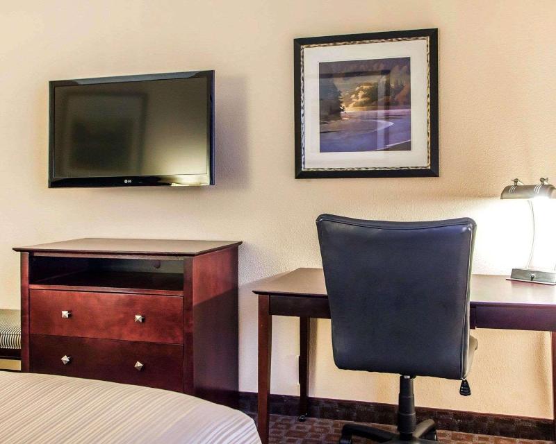 Quality Inn & Suites Peoria image
