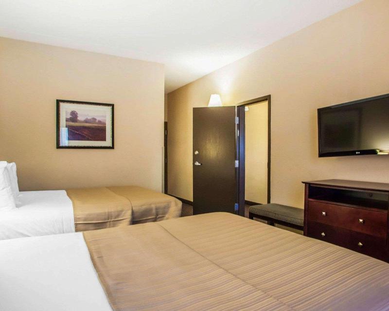 Quality Inn & Suites Peoria image