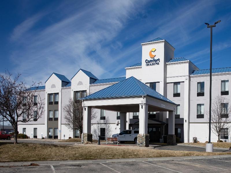 Comfort Inn & Suites Hutchinson Area image