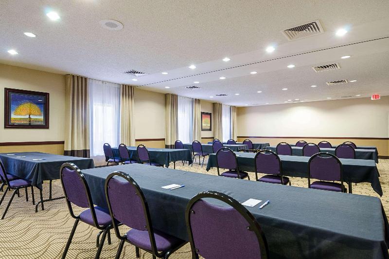 Comfort Inn & Suites Hutchinson Area image
