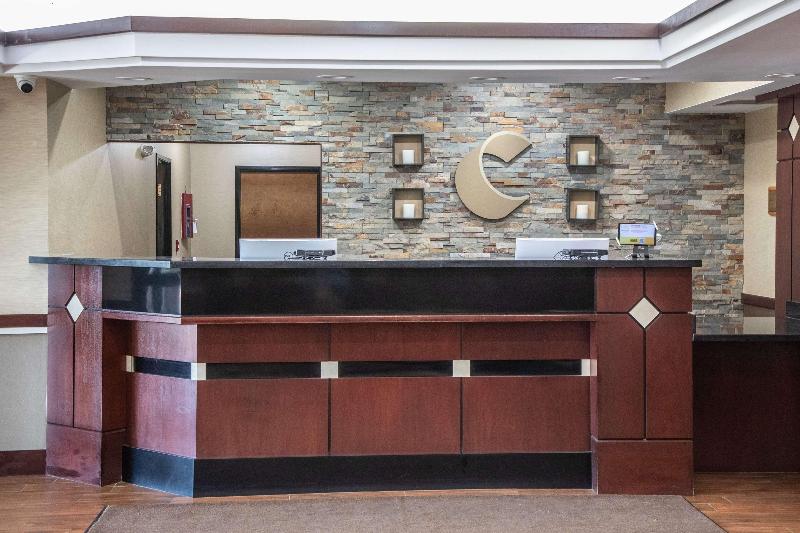 Comfort Inn & Suites Hutchinson Area image