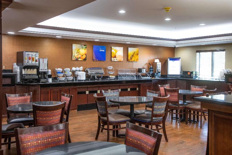 Comfort Inn & Suites Hutchinson Area image