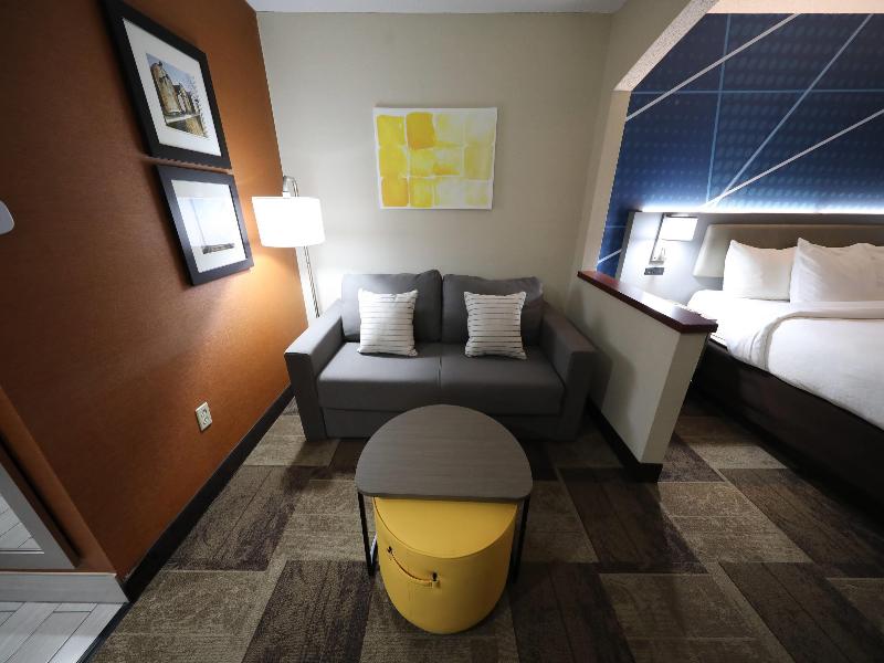Comfort Inn & Suites Hutchinson Area image
