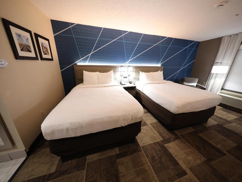 Comfort Inn & Suites Hutchinson Area image