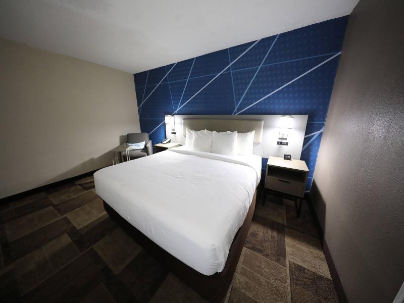Comfort Inn & Suites Hutchinson Area image