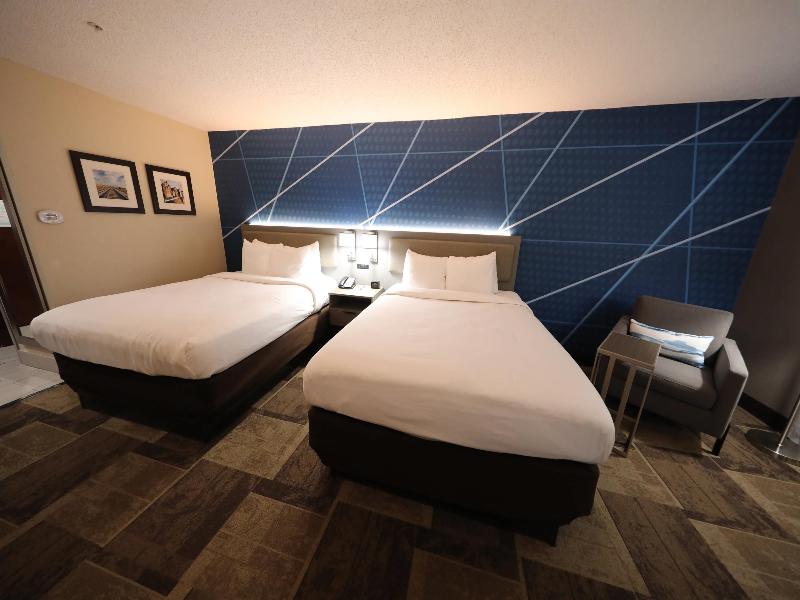 Comfort Inn & Suites Hutchinson Area image