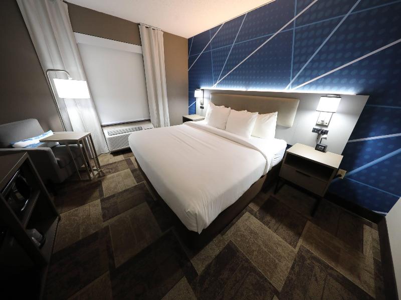 Comfort Inn & Suites Hutchinson Area image