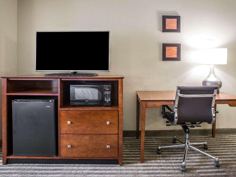 Comfort Inn Hammond I-94 image