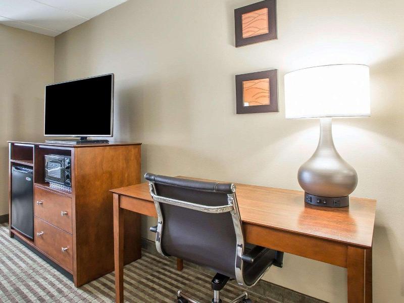 Comfort Inn Hammond I-94 image