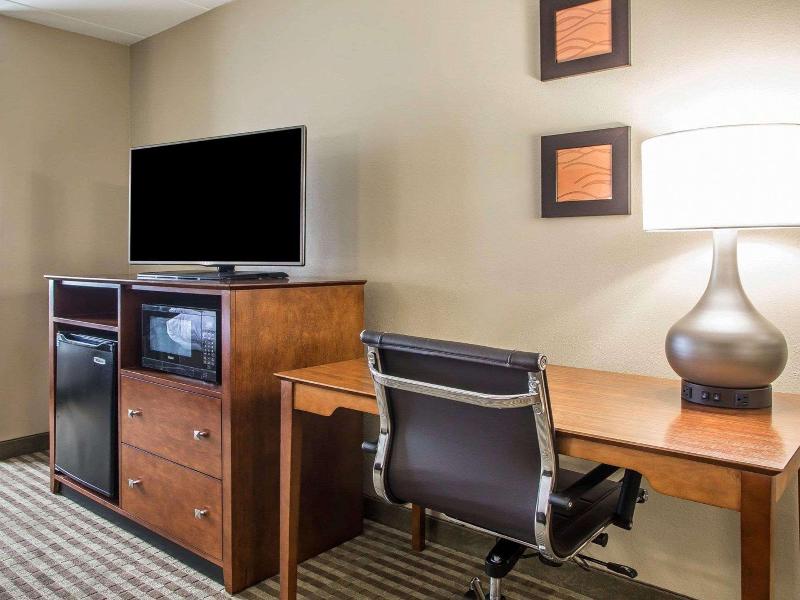 Comfort Inn Hammond I-94 image