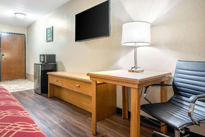 Econo Lodge Shelbyville image