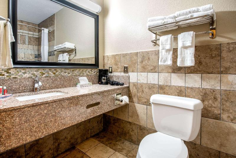 Econo Lodge Shelbyville image