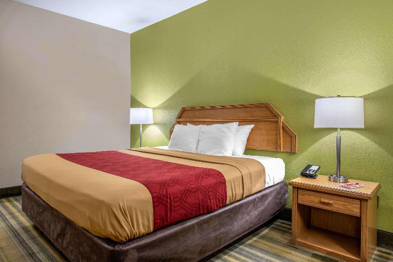 Econo Lodge Shelbyville image