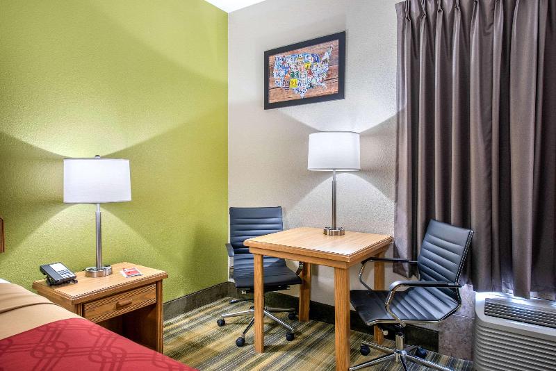 Econo Lodge Shelbyville image