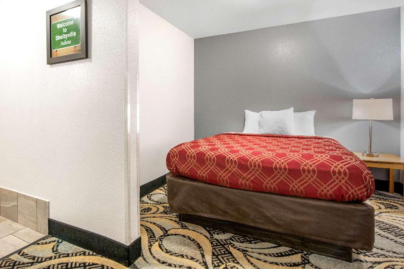 Econo Lodge Shelbyville image